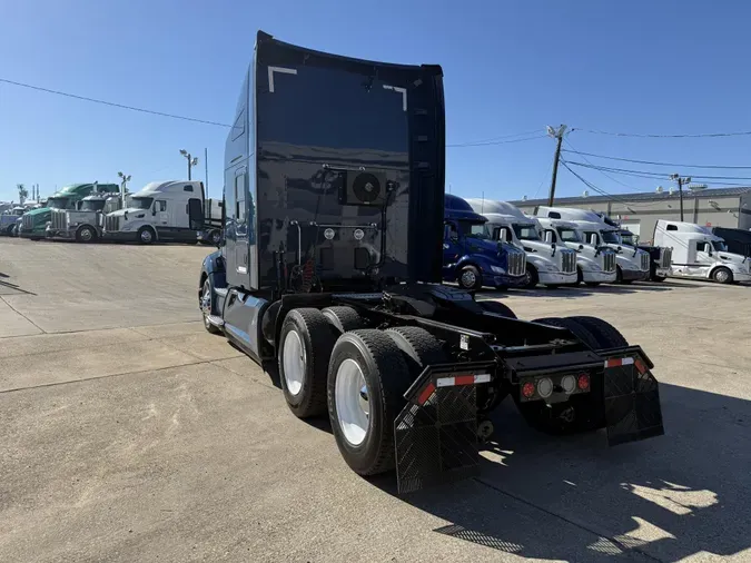 2022 Kenworth T680