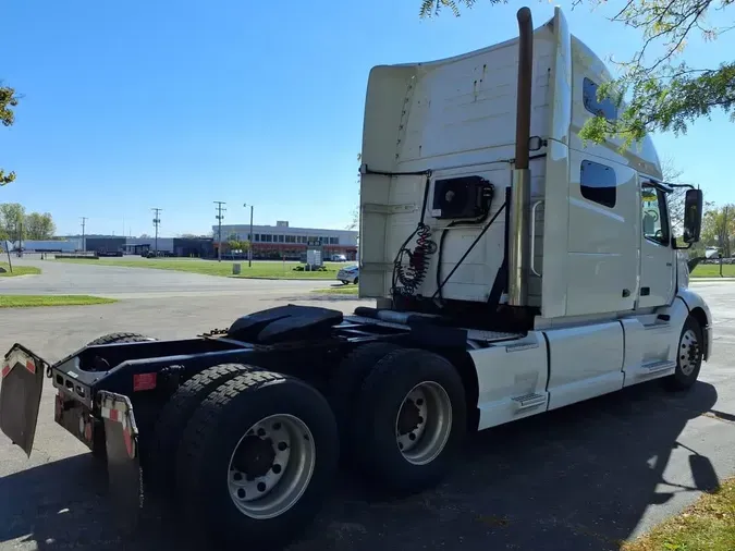 2021 VOLVO VNL64T-760