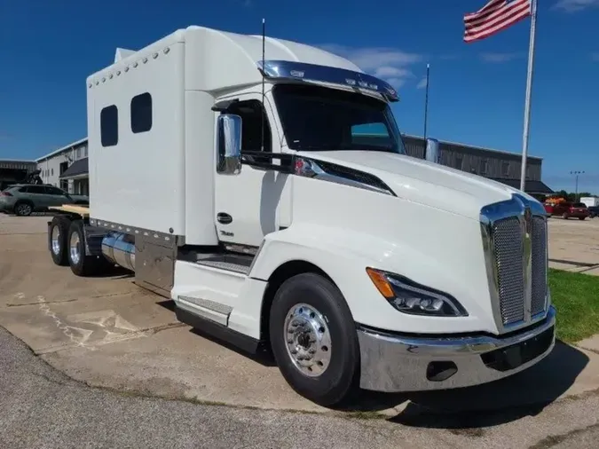 2025 Kenworth T680