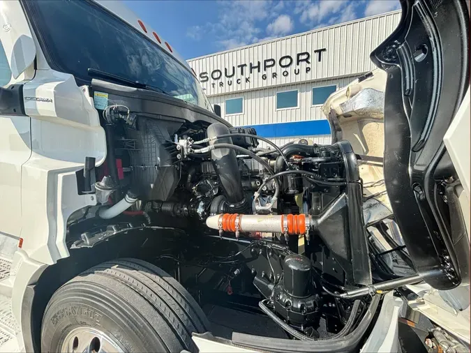 2023 Freightliner Cascadia 126