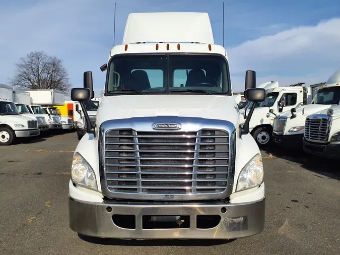 2017 FREIGHTLINER/MERCEDES CASCADIA 125