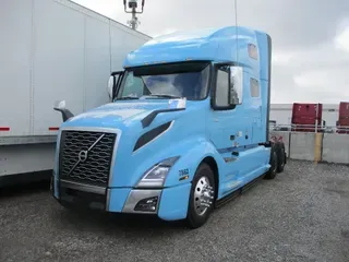 2023 VOLVO VNL64T760
