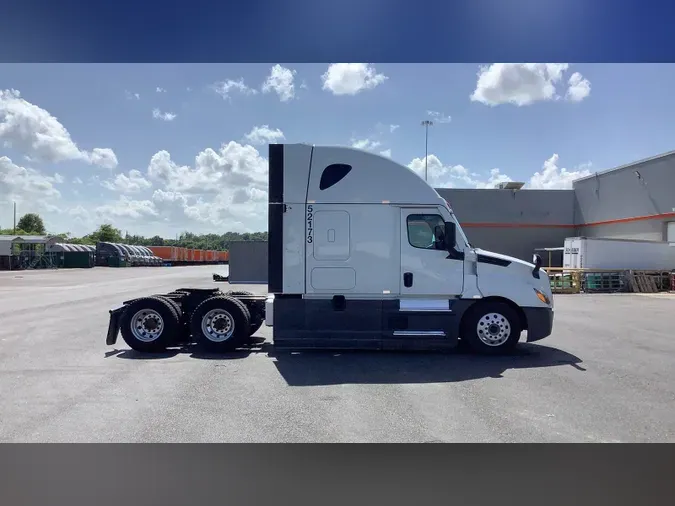 2022 Freightliner Cascadia 126