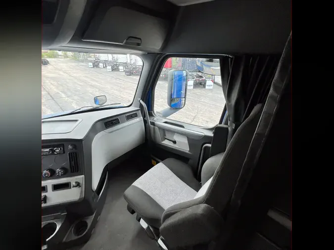 2020 Freightliner Cascadia 126