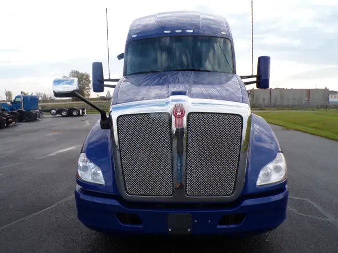 2022 Kenworth T680b84e4be18e4ec932074dc80a6852f9de