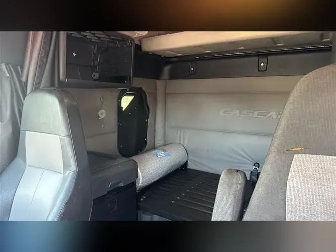 2021 FREIGHTLINER CA126