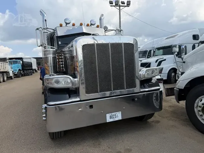 2013 PETERBILT 389