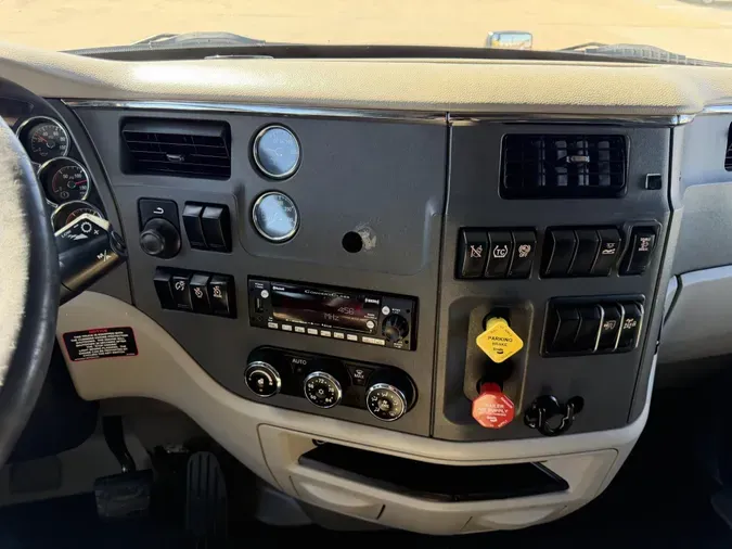 2022 Peterbilt 579