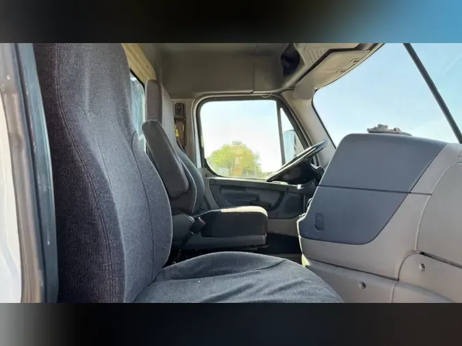 2017 FREIGHTLINER/MERCEDES CASCADIA 113