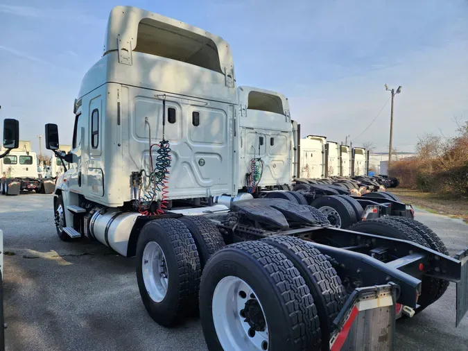 2017 FREIGHTLINER/MERCEDES CASCADIA 125