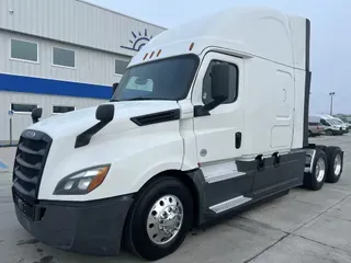 2020 Freightliner Cascadia 126