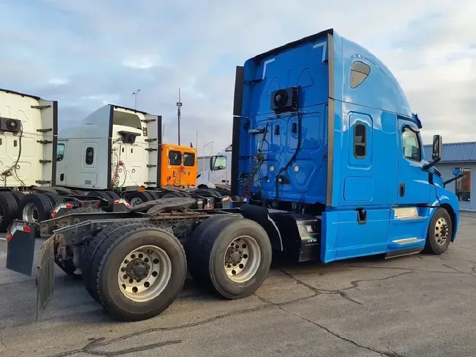 2020 FREIGHTLINER Cascadia 126b85cdf506a17f016f62f1c9278d88896