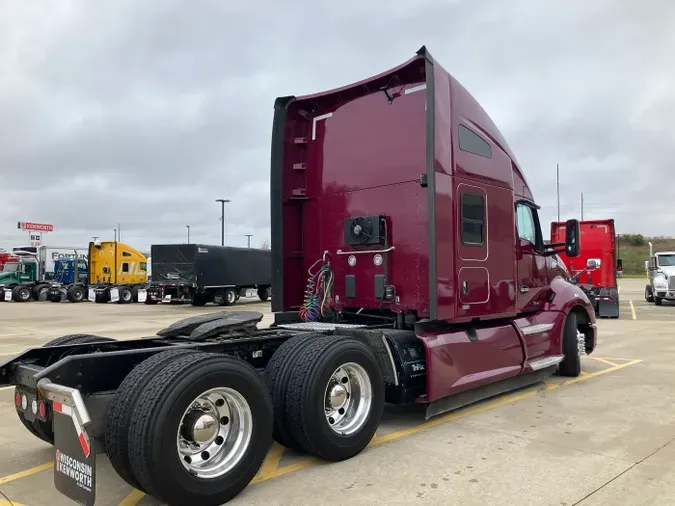2022 Kenworth T680b85de58201c1c0c9dc8bc85e71ba4238