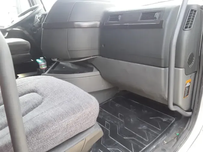 2020 VOLVO VNR64T-640