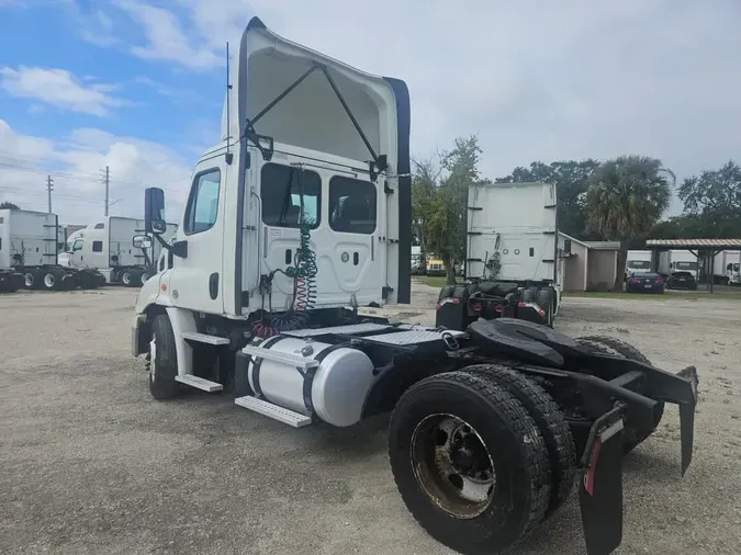 2018 FREIGHTLINER/MERCEDES CASCADIA 113b863539312a9eb40e2a63814c4b2b09b