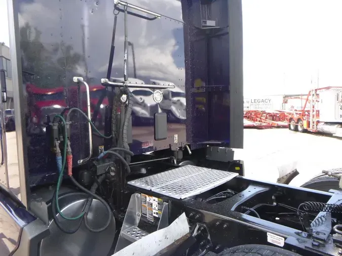 2023 Kenworth T680b865940ac583f4c365f55a6294d4166e