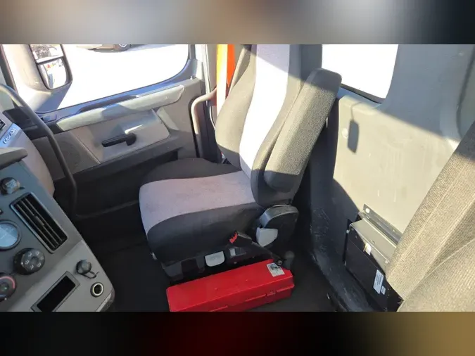 2020 Freightliner Cascadia 126