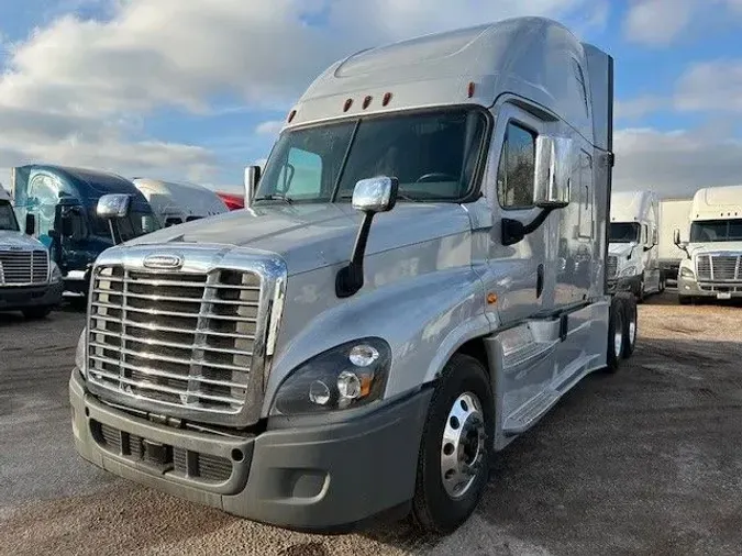 2018 Freightliner CASCADIA 125b86998c3e482743ad6af098aac3eaee0