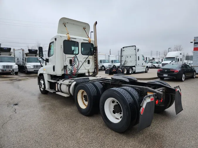 2014 FREIGHTLINER/MERCEDES CASCADIA 125