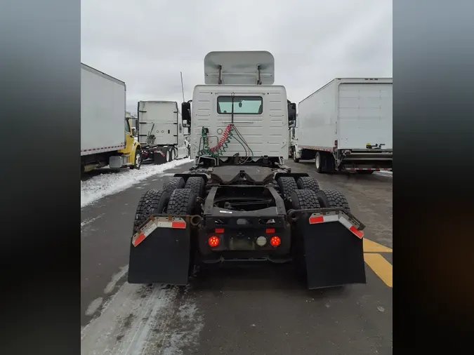 2019 VOLVO VNL64T-300