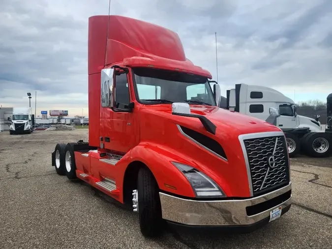 2020 VOLVO VNL62T300