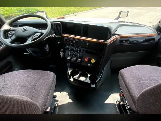 2022 INT LT625 6x4