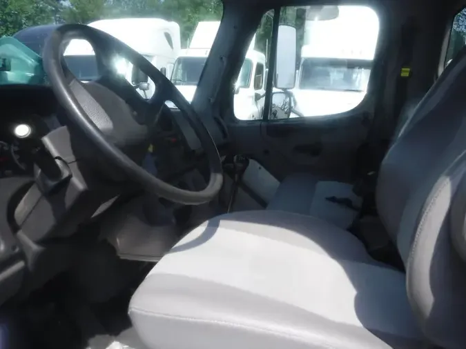 2020 FREIGHTLINER M2 106