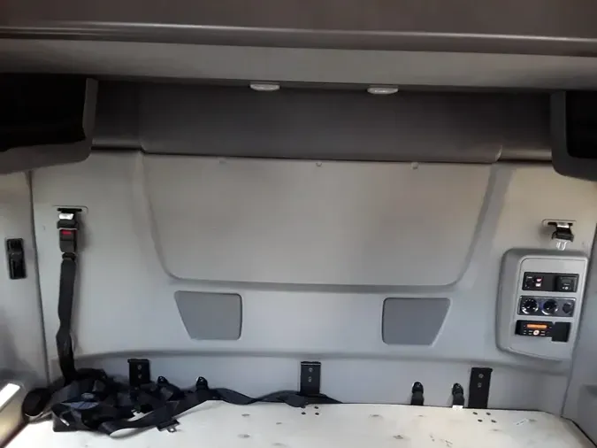 2019 NAVISTAR INTERNATIONAL LT625 SLPR CAB