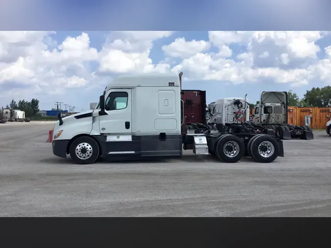 2020 Freightliner Cascadia 126