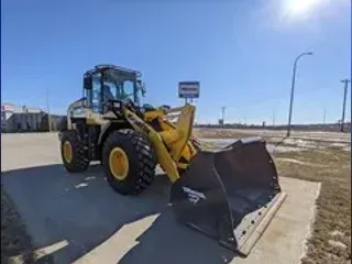 2022 Komatsu WA270-8