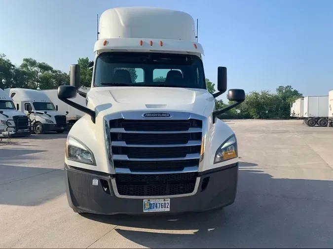 2019 Freightliner T12664ST