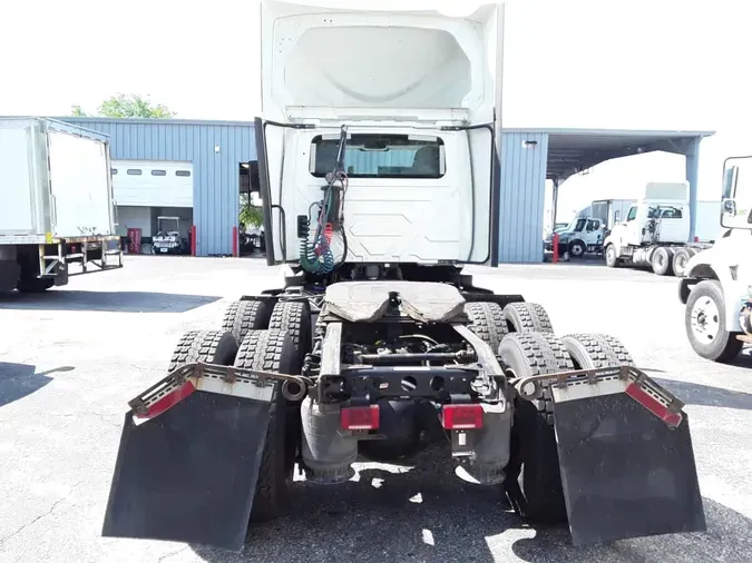 2020 NAVISTAR INTERNATIONAL LT625 DAYCAB T/A