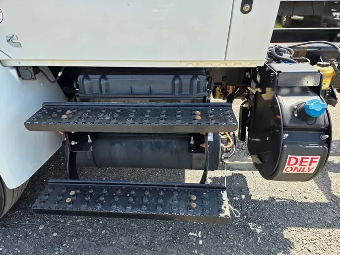 2019 NAVISTAR INTERNATIONAL 4300