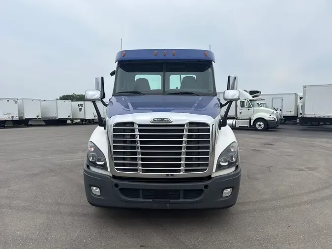 2020 FREIGHTLINER/MERCEDES CASCADIA 125b88c0c6ee26240e62babf8198aacc6d9