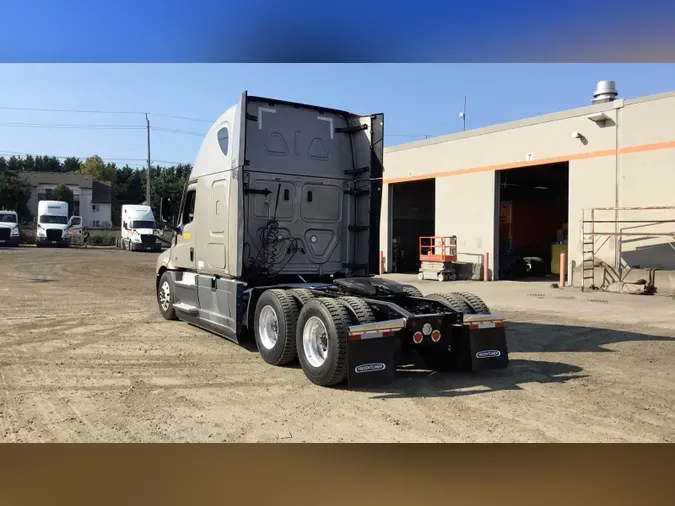 2024 Freightliner Cascadia 126