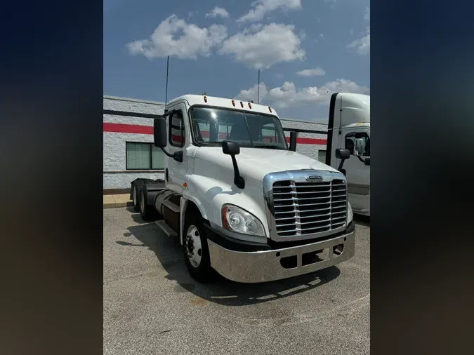 2016 FREIGHTLINER/MERCEDES CASCADIA 125