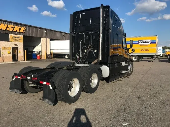 2019 Freightliner T12664ST