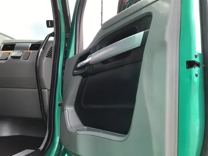 2021 KENWORTH T680