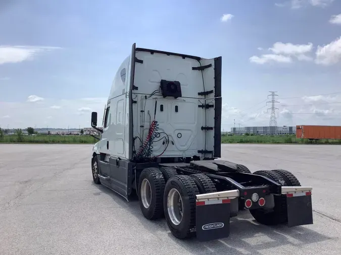 2023 Freightliner Cascadia 126