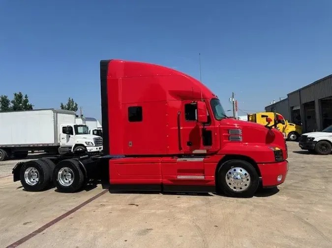 2022 MACK AN64T