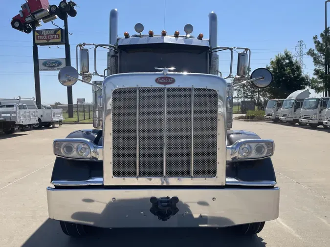 2020 Peterbilt 389