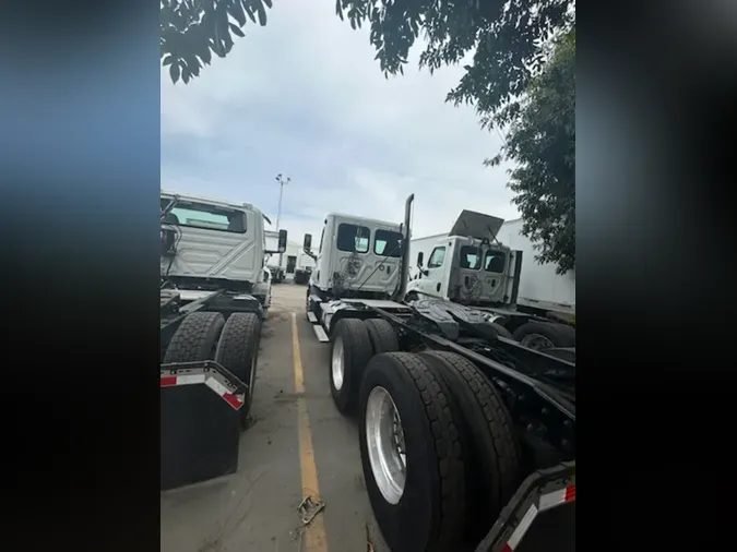 2019 FREIGHTLINER NEW CASCADIA 116