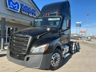 2022 FREIGHTLINER Cascadia 126