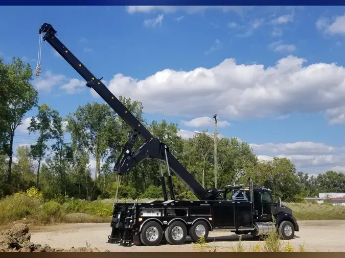 2023 Kenworth T880