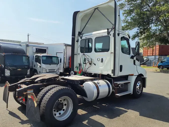 2019 FREIGHTLINER NEW CASCADIA 126
