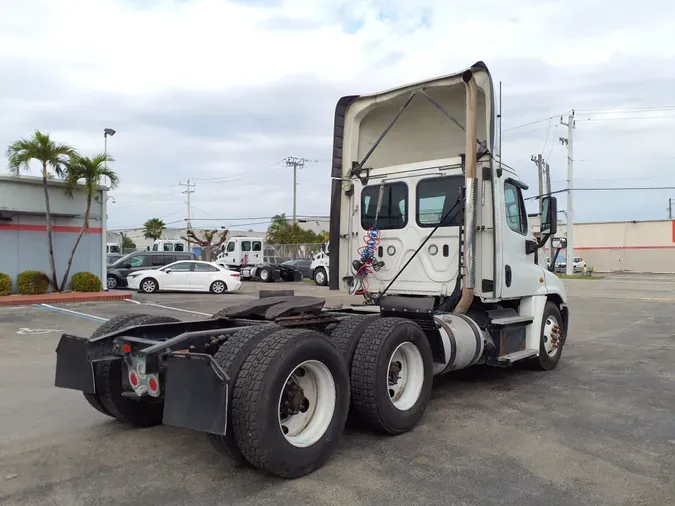 2018 FREIGHTLINER/MERCEDES CASCADIA 125