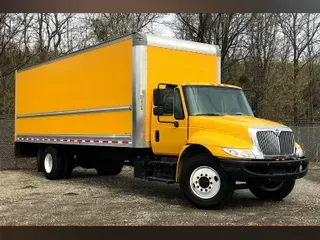 2018 International 4300 SBA 4X2