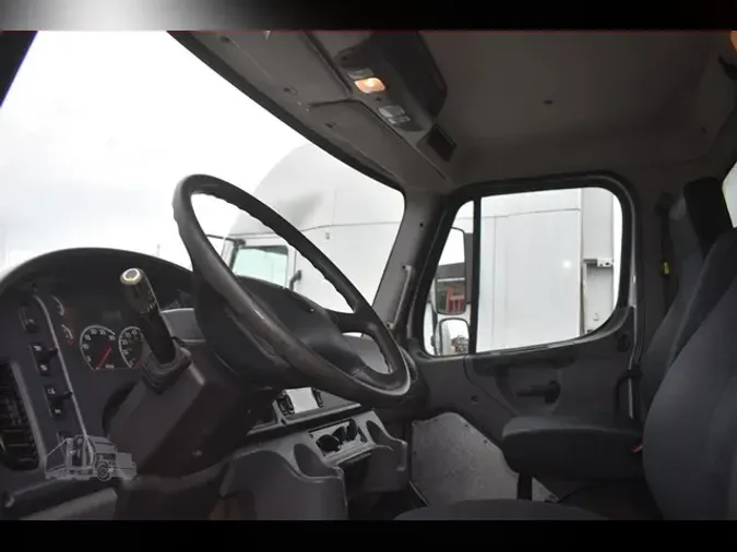 2015 FREIGHTLINER BUSINESS CLASS M2 106