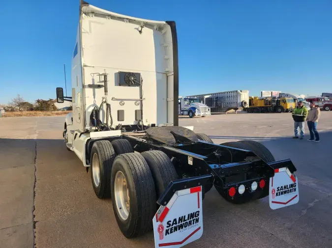 2021 Kenworth T680