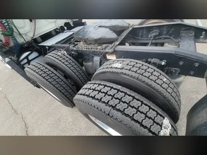 2023 Freightliner Cascadia 126